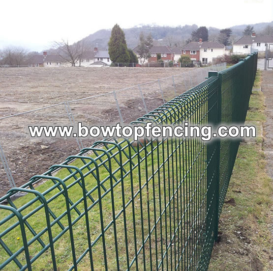 Green Powder Coated Roll Top Fence System